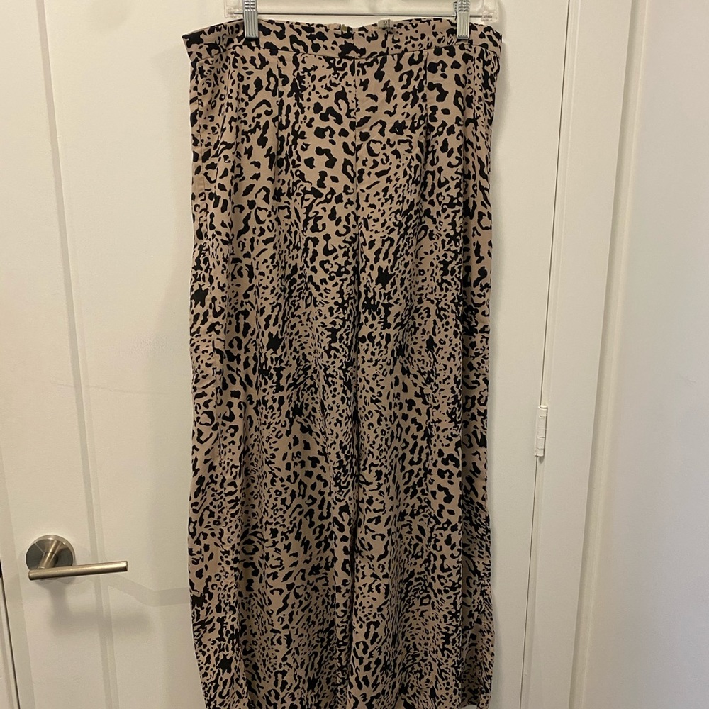 Wide leg flowy pants Sz 8